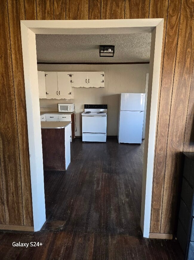 1104 S Western St Unit B