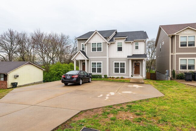 Photo - 2223 Burns St