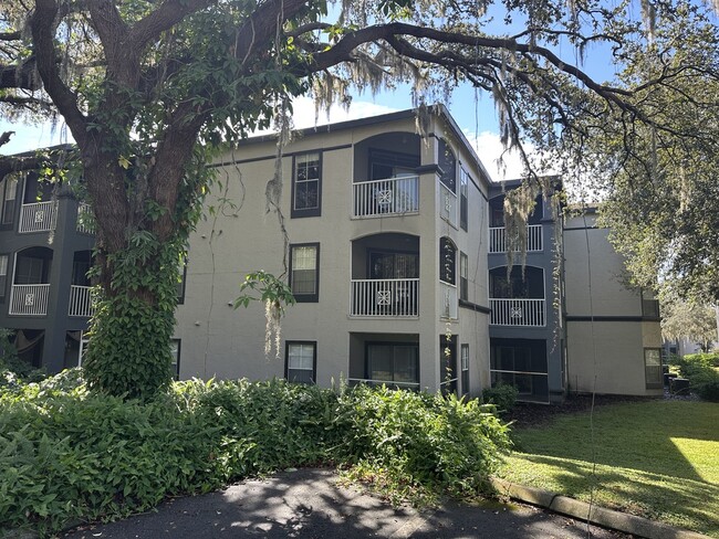 Building Photo - 13012 Arbor Isle Dr Unit 104