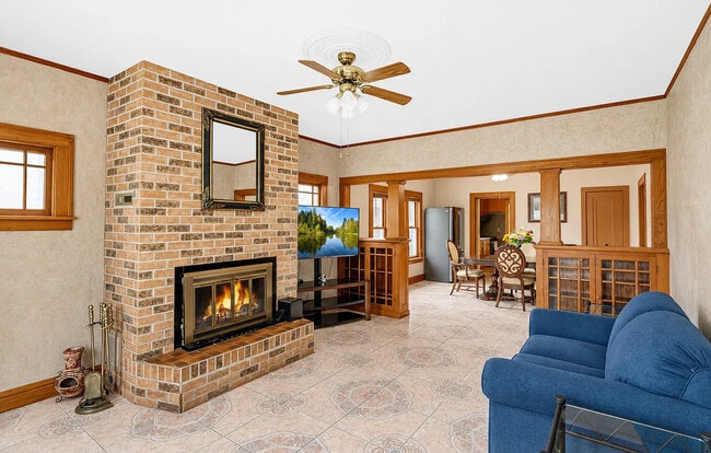 Photo - 1002 W Marion St