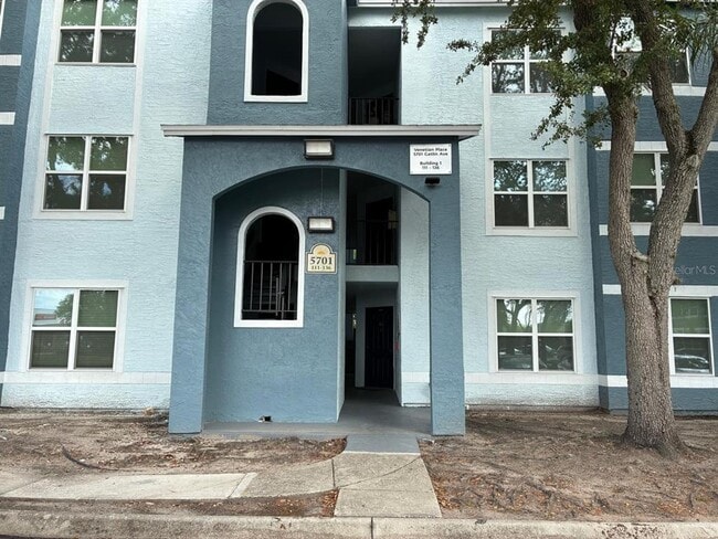 Building Photo - 5701 Gatlin Ave Unit 125