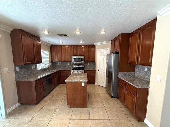 Photo - 5565 Golden Palms Ct