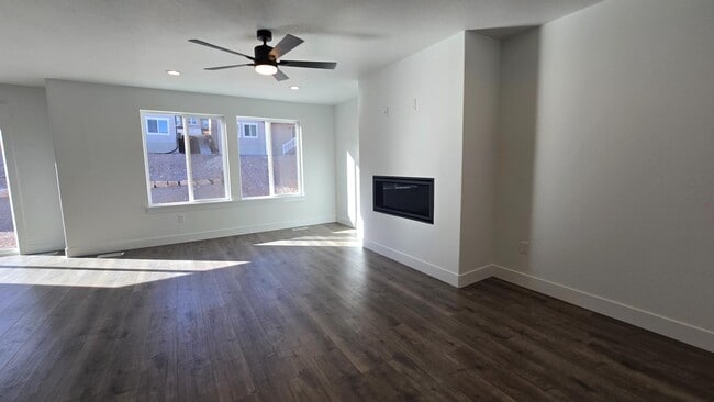 Photo - 687 Boseman Wy