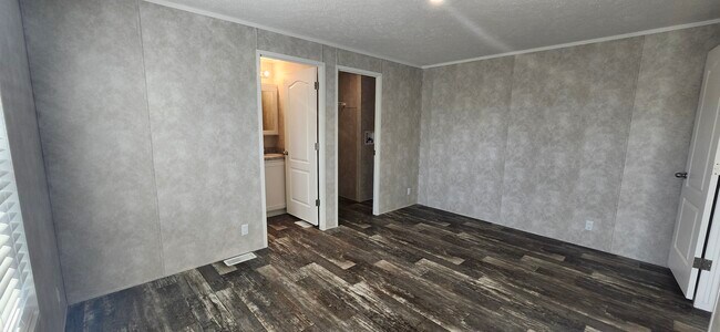 Photo - 5425 Valley Dr