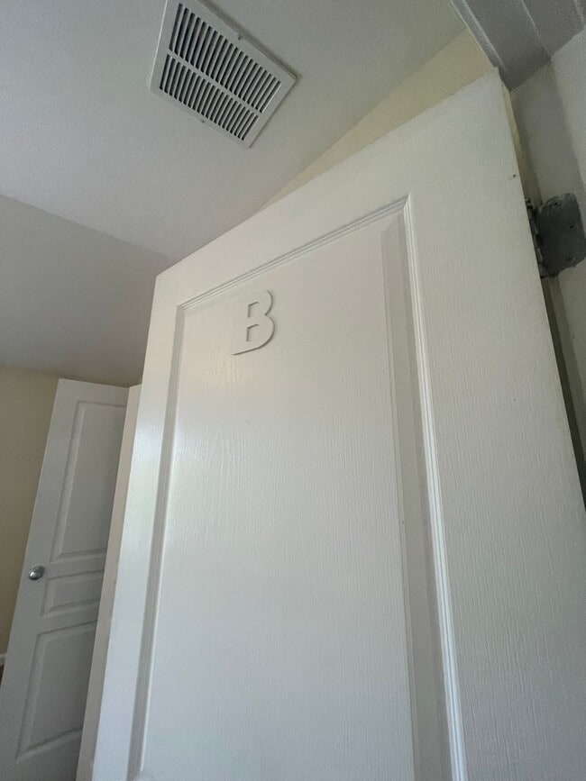 17-1725 Zhao - 17-1725 Zhao Apartment Unit 1725- B - B