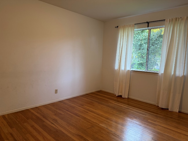 Photo - 1941 Perry Ave