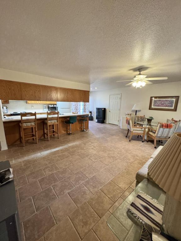 Photo - 6615 Nielsen Way