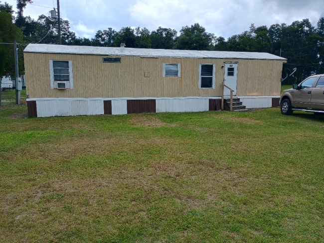 Photo - 107 SW Lancelot Gln