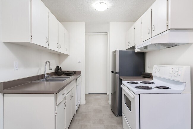 Photo - West Edmonton Court