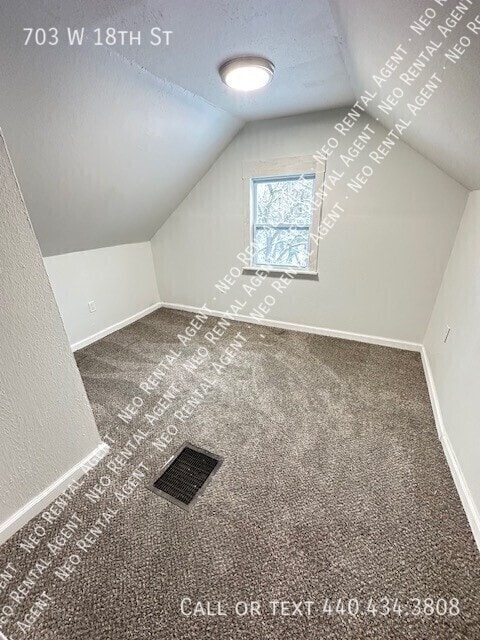 Photo - 703 W 18th St