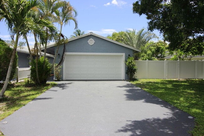 Photo - 134 Sparrow Dr House