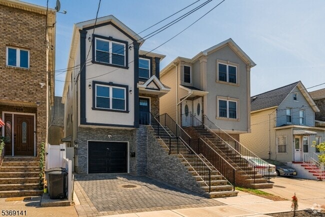 Building Photo - 208 Atlantic St Rental