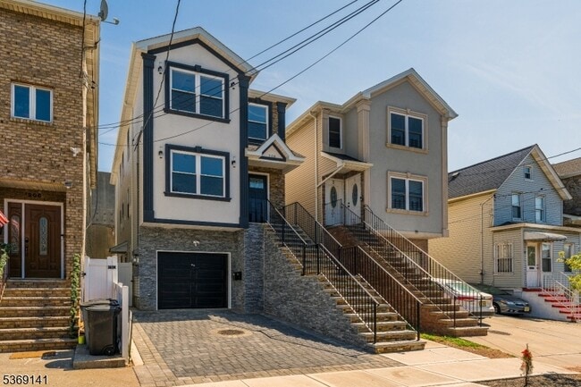 Building Photo - 208 Atlantic St Rental