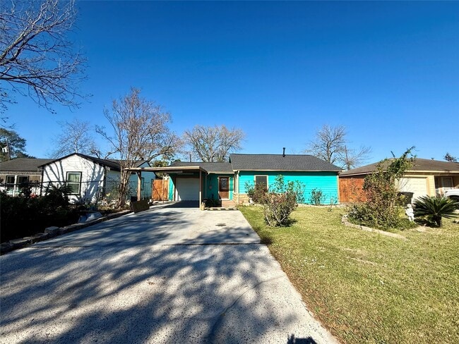 Photo - 506 Ogilvie St