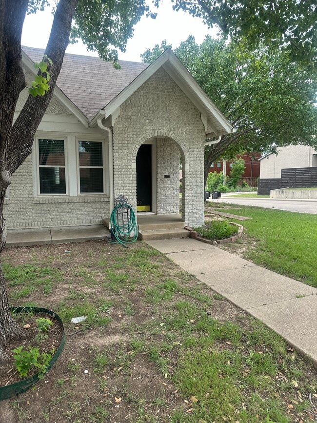 Photo - 3819 Crestline Rd