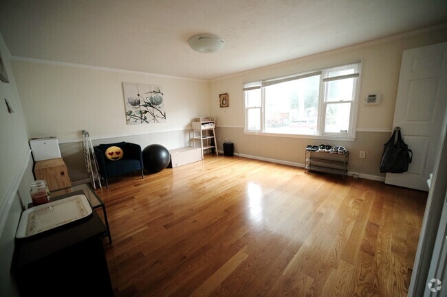 Building Photo - 14 Grant Pl Unit 1 Rental