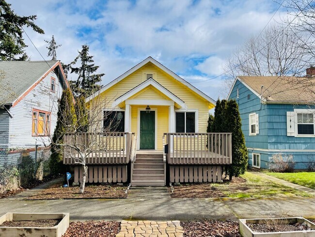 Building Photo - Renovated Craftsman Bungalow in Quiet Beac... Rental