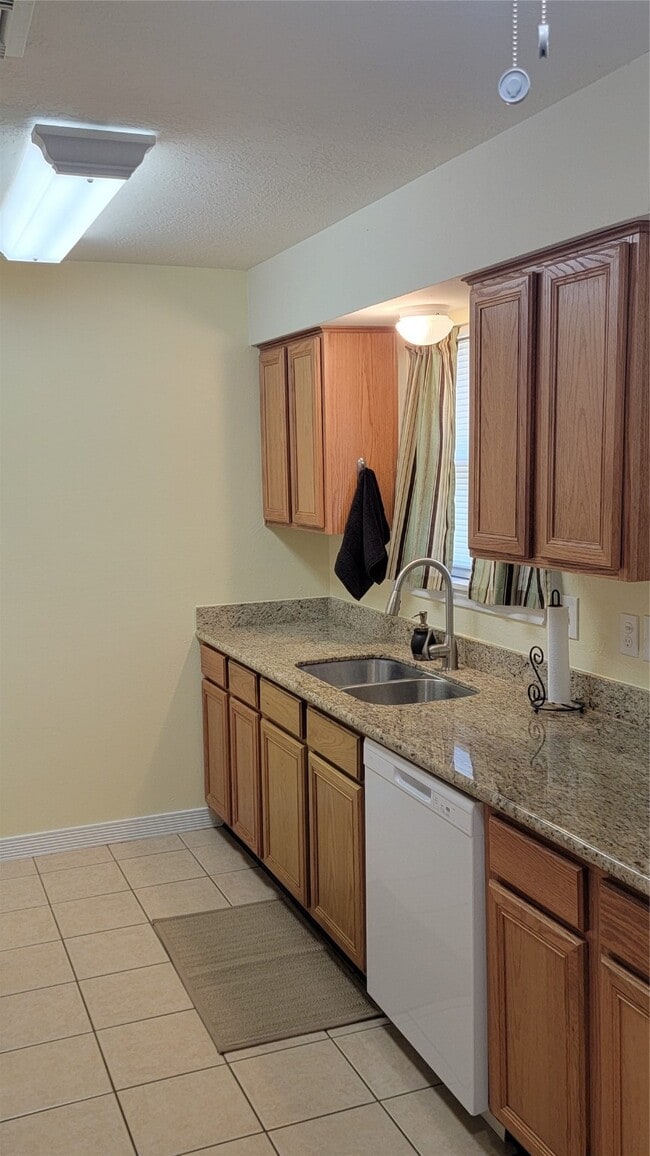 Photo - 115 N Shirley St