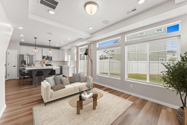 Photo - 104 E Polaris Dr