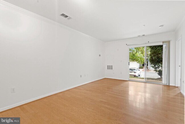 Photo - 4525 Superior Square Unit 4525