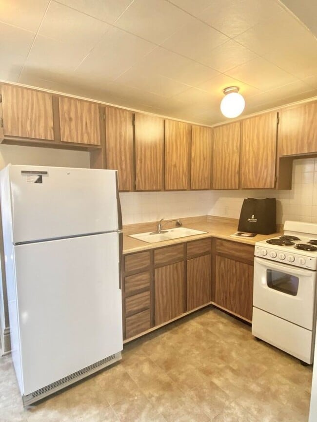 Photo - Nestled In A Great Neighborhood! Don't Miss this One Bedroom!
