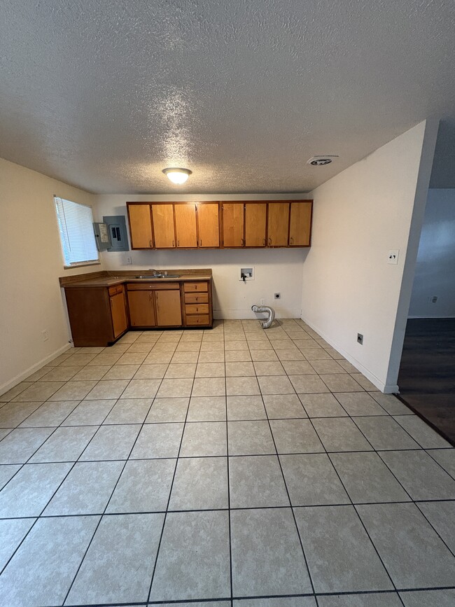 Cocina comedor - 6263 Cruxten Dr