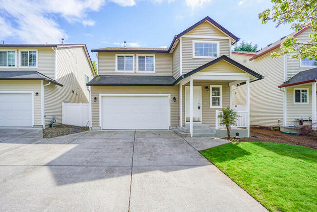 Building Photo - THREE BEDROOM WITH FENCED YARD