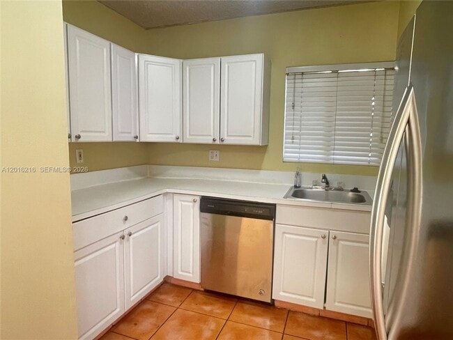 Photo - 6255 SW Kendale Lakes Cir Unit 116