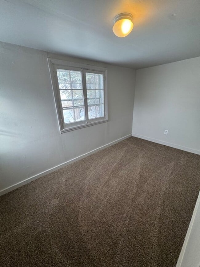 Photo - 1535 Andrew St