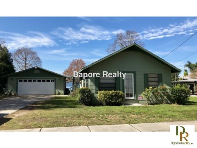 Building Photo - Lakefront-Remodeled 2 Bed, Garage, Wood Fl... Rental