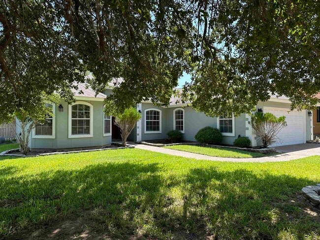 Photo - 223 Oriole Ln