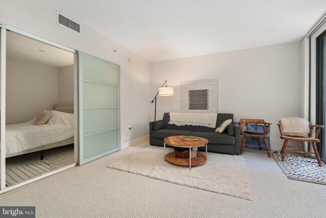 Photo - 616 E St NW Unit 304