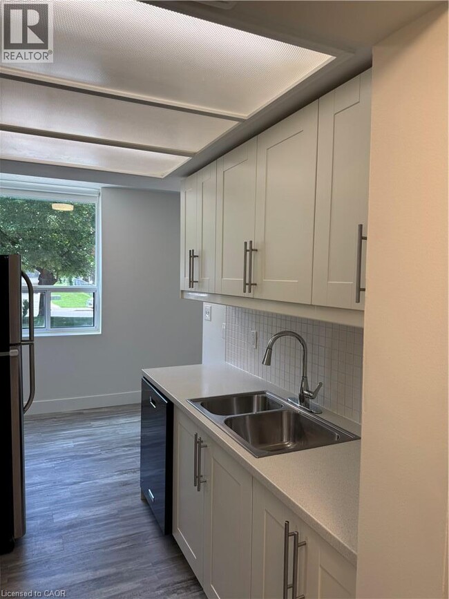 Photo - 120 Duke St Unit 102