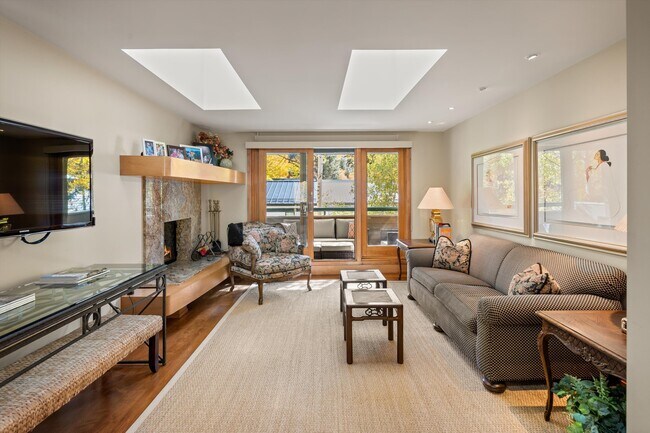 Photo - 1020 E Hopkins Ave Unit 9