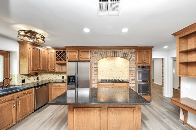 Photo - 3923 Cypress Lake Dr