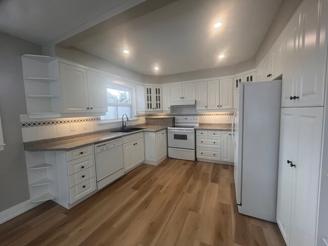 Photo - 96 Celestine Dr