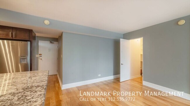 Photo - 253 E Delaware Pl Unidad 6F