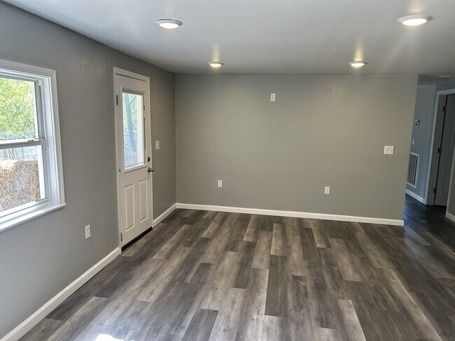 Photo - 113 Larry St