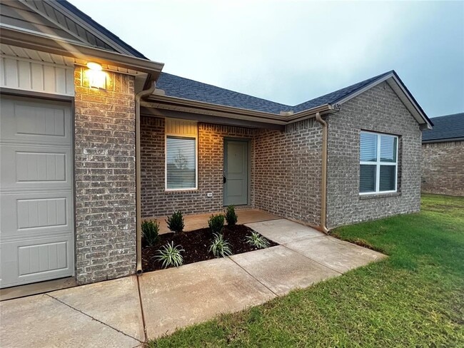 Building Photo - 620 SW 11th St