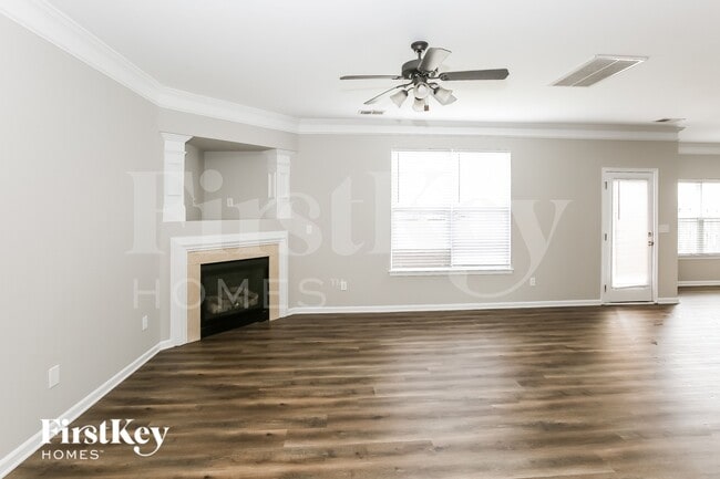 Photo - 613 Latimer Way