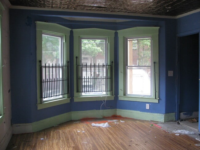 Building Photo - 2 Appian Way Unit 1