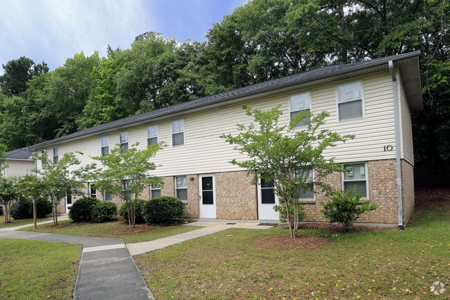 Woodlocke Apartments