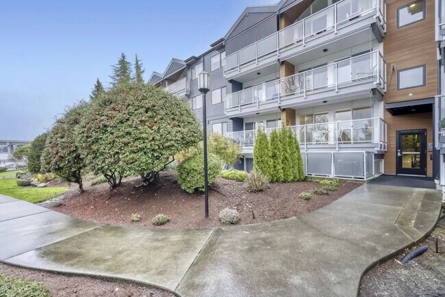 Photo - Canterbury Shores Condominiums ~ Madison Park Unit 215