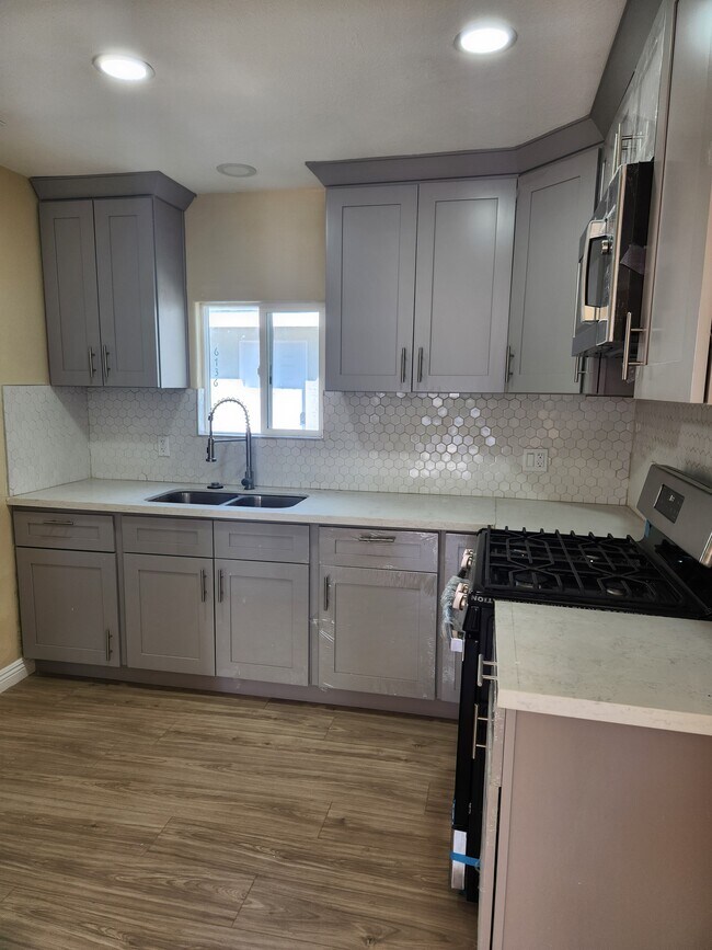 Photo - 6732 Troost Ave