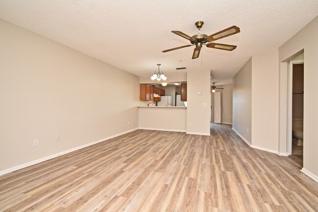 Photo - 144 Reserve Cir