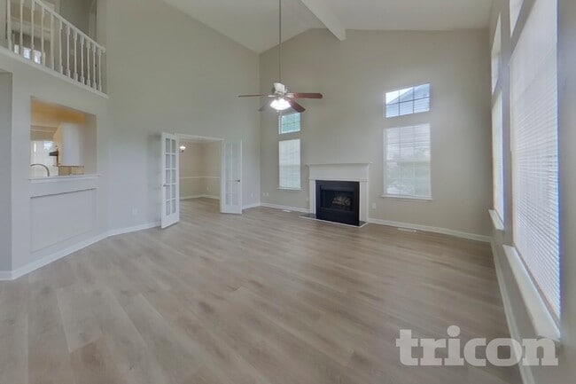 Photo - 1105 Glendevon Cir