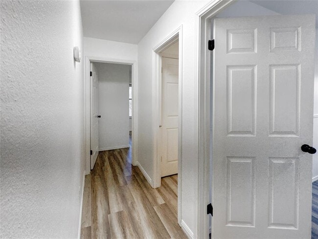 Photo - 1901 Holly Springs Dr