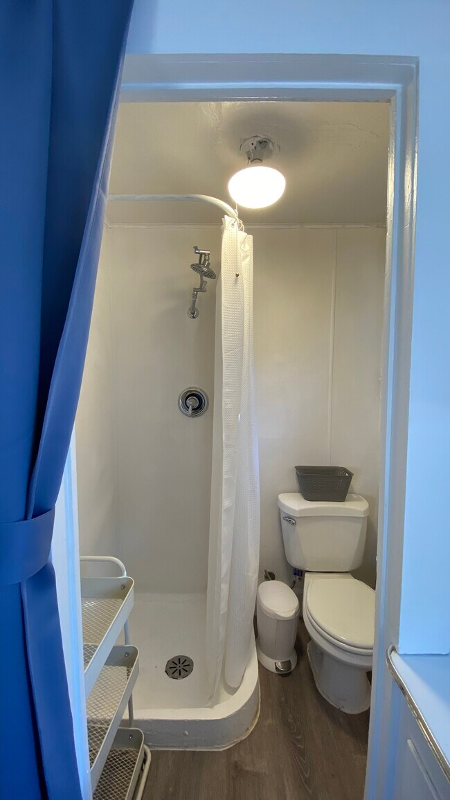studio bathroom