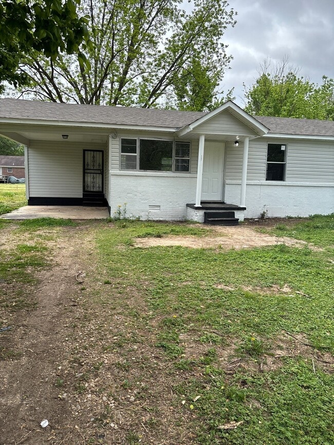 Building Photo - 137 Baker Ave