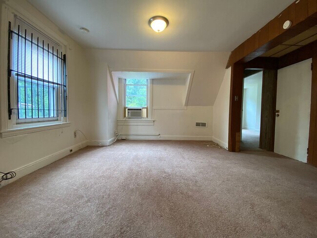 Photo - Stunning Two Bedroom in Oakland! One Off-S... Unit 03